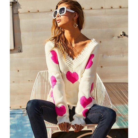 Distressed and Ripped Heart Sweater LT31145 - Picture 7 of 10